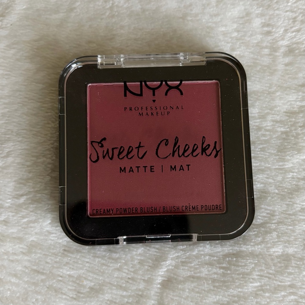 Nyx Red Riot Blush Duo View 4